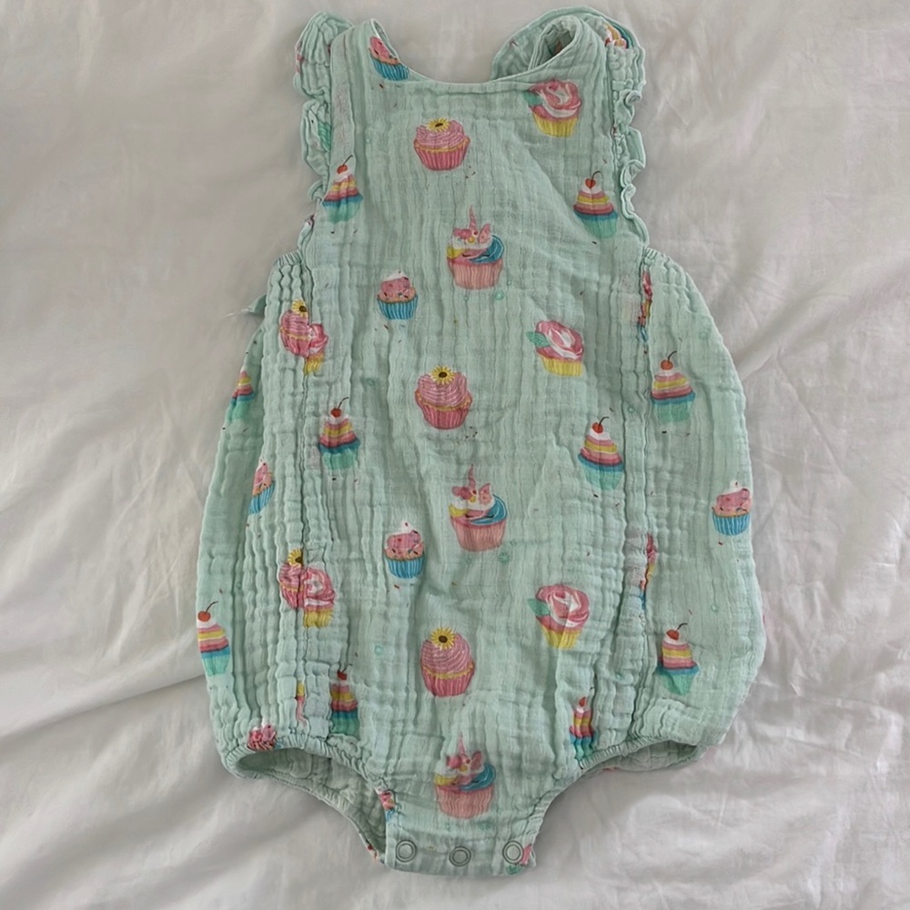 Angel Dear unicorn cupcake 18-24 month muslin bubble